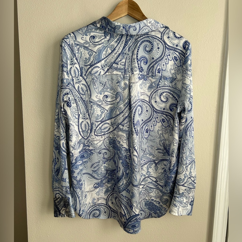 Joie Half Button V Neck Paisley Blue Satin Collared Blouse Top Size M Medium - Picture 7 of 7